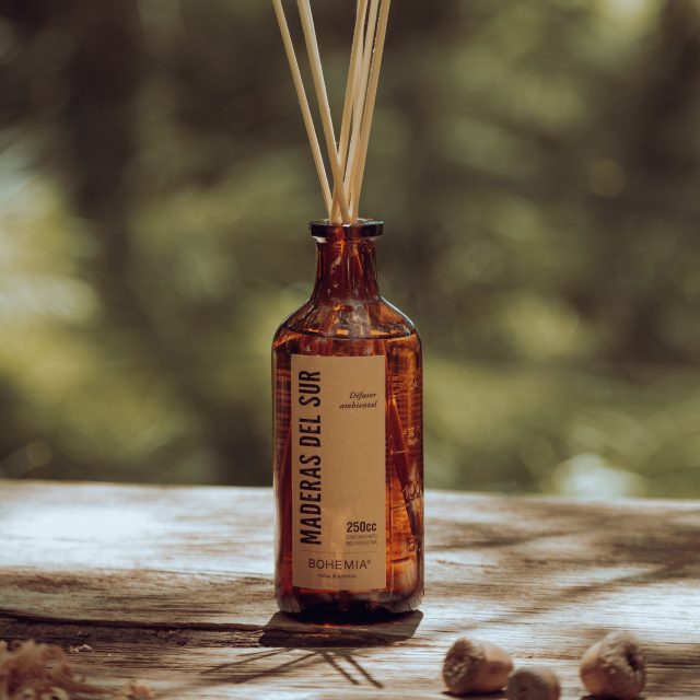Difusor ambiental con varillas Ambar de Bohemia